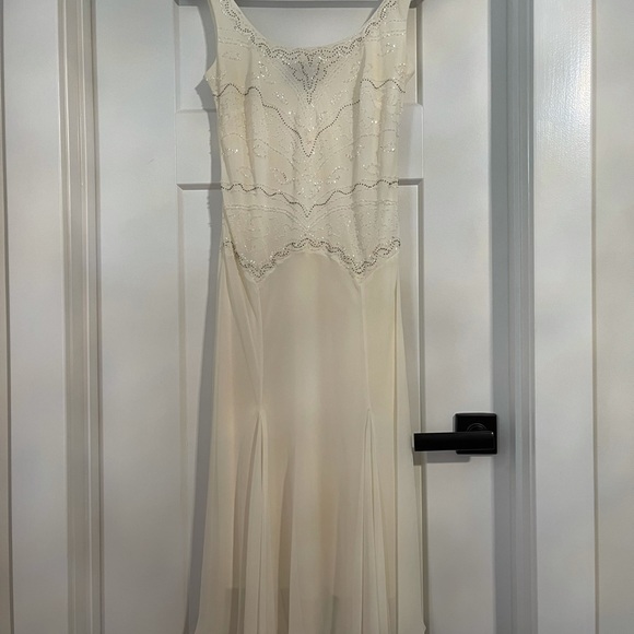 ALEX Evenings Ivory Beaded Sequin Accent Dress - Picture 5 of 13